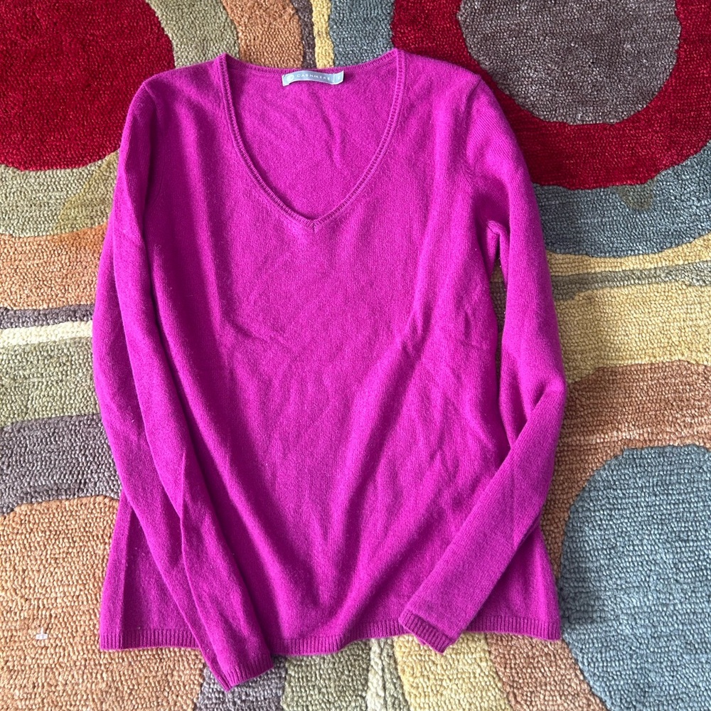 in Cashmere 100% Cashmere Sweater V Neck Magenta Purple Women’s Size Small